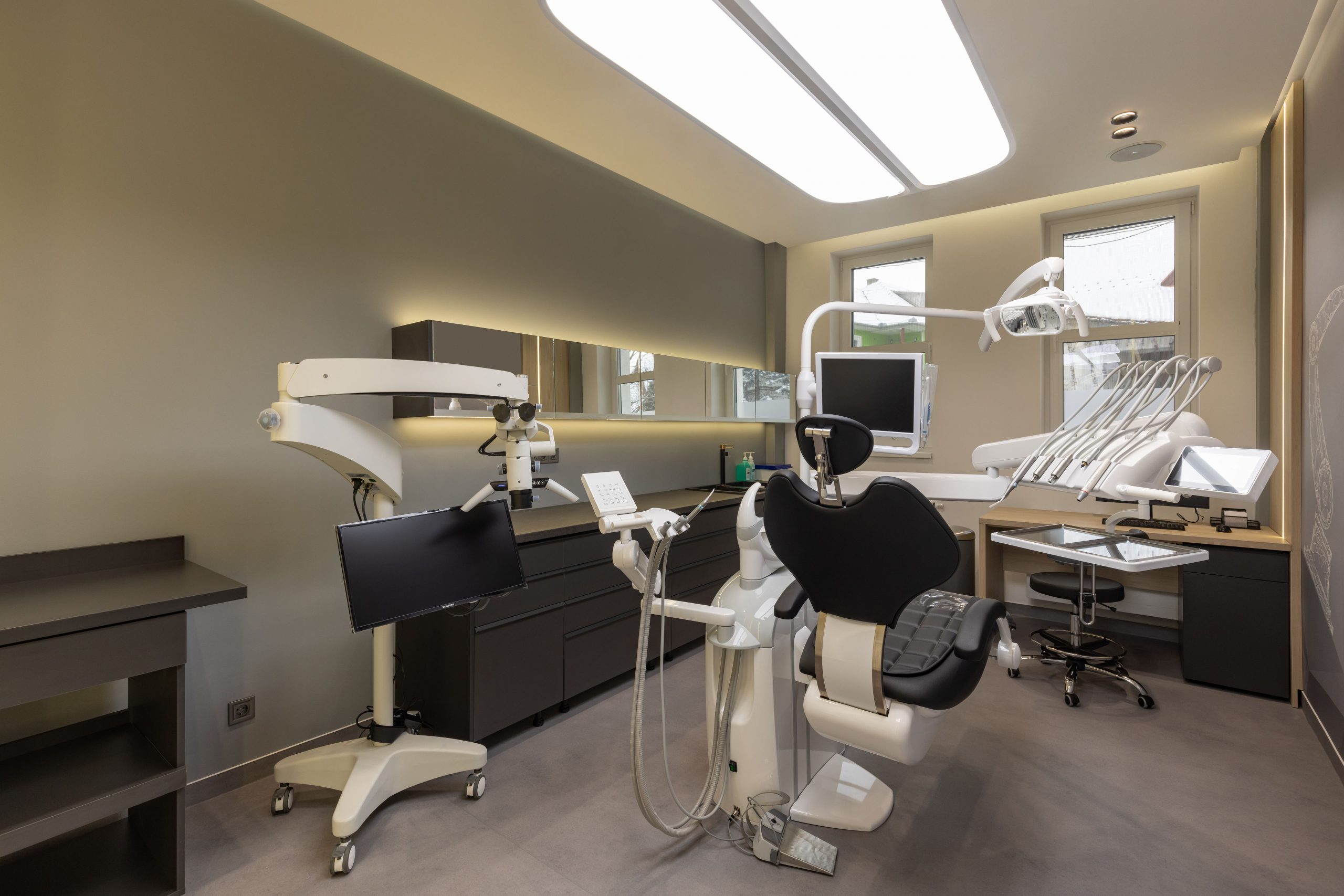 A Guide to Build a Dental Clinic